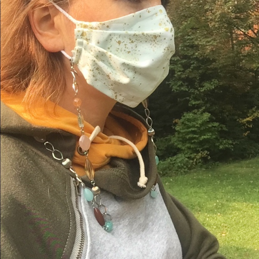 Mask holder and Lia Sophia Necklace combo